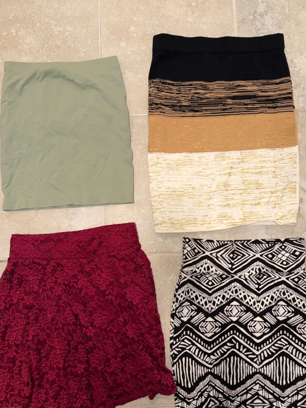 bundle of 5 NEW skirts - Picture 2 of 5